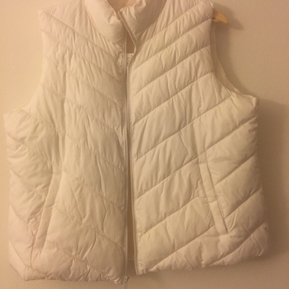 Gap White Puffer Vest - Picture 4 of 5